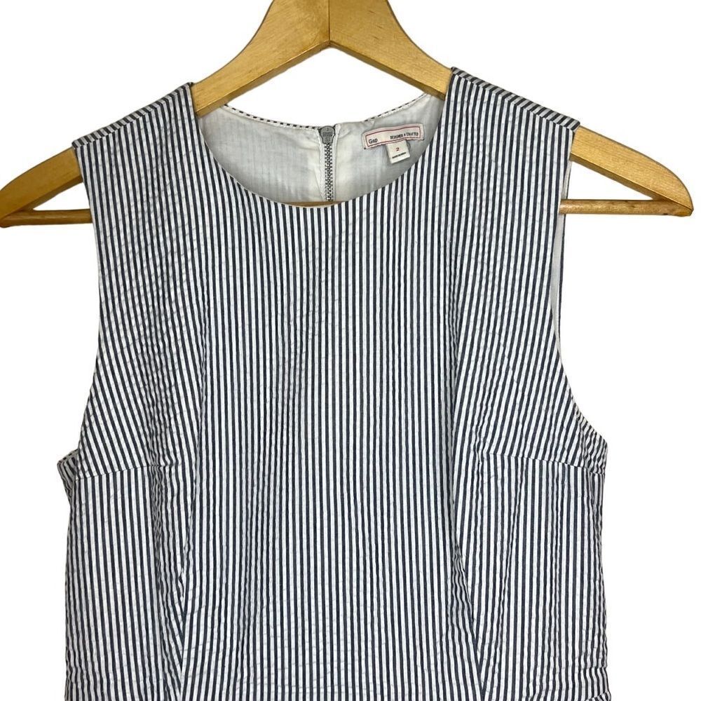 Gap Blue and White Seersucker Sleeveless Dress with Pleated Skirt. Sz 2. EUC!! - Picture 2 of 13